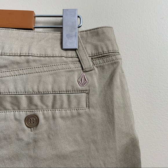 NWT Volcom Khaki Shorts - Picture 3 of 4